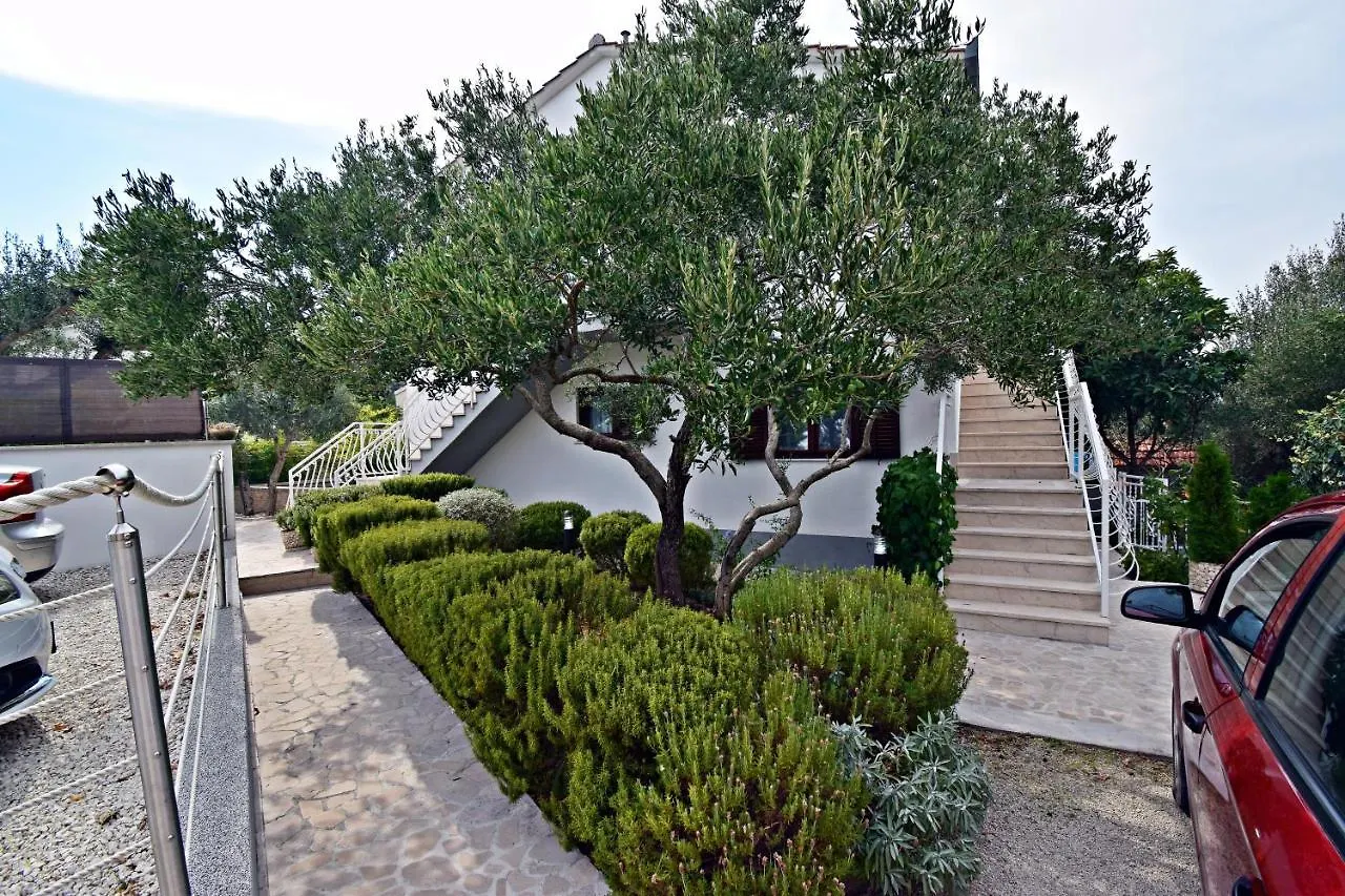 Ground Floor Apartment With A Private Pool Donji Okrug   Donji Okrug (Ciovo)
