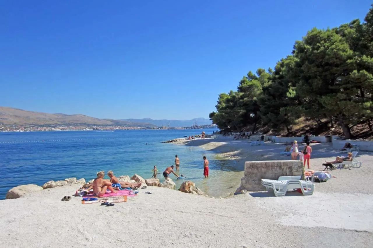 Ground Floor Apartment With A Private Pool Donji Okrug  Croatia